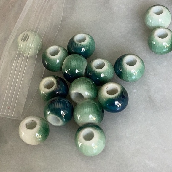 Ceramic - Glazed 6mm Round Beads (30) - Picture 3 of 8